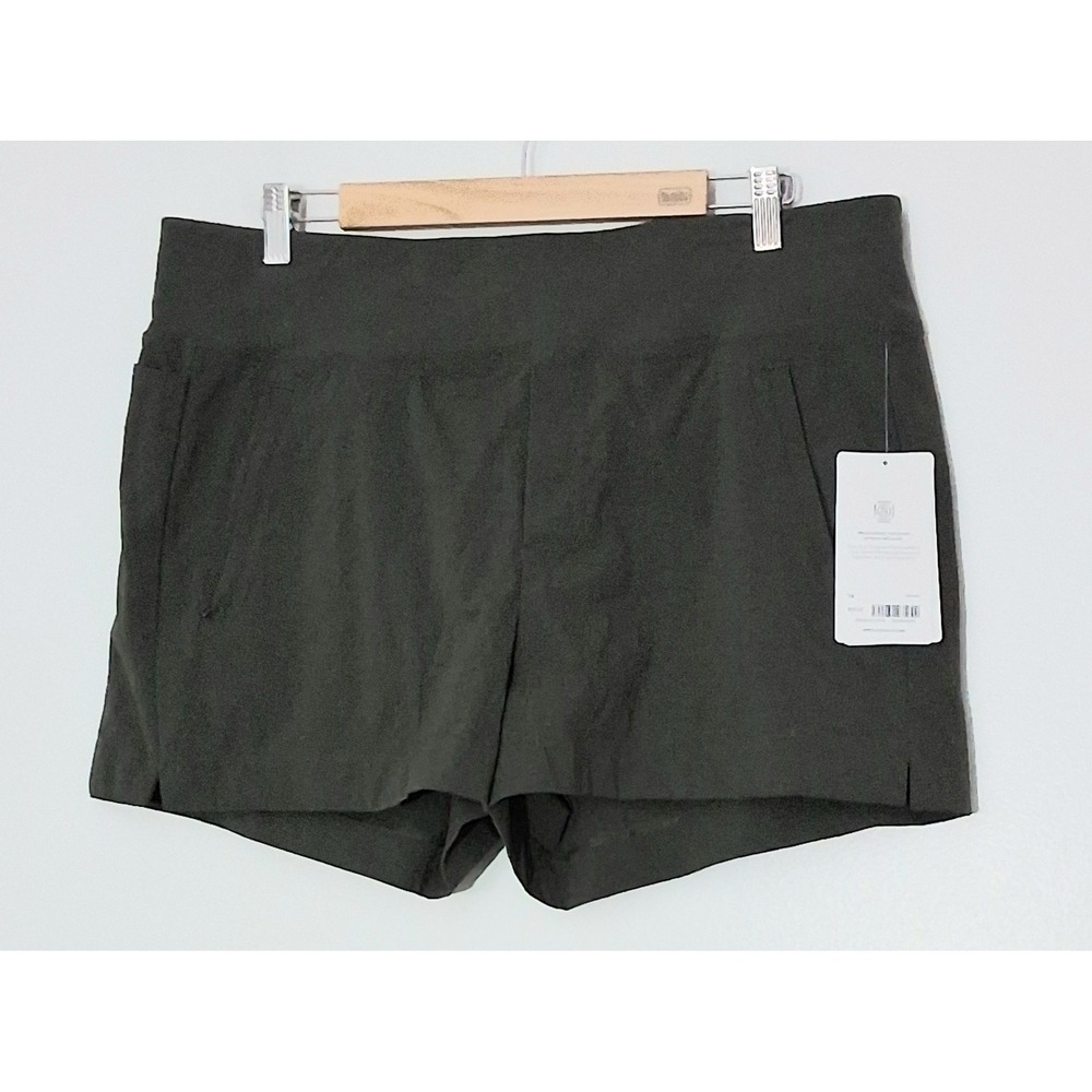 Athleta Trekkie North Shorts Womens Size 16 Green Pockets Pullon Zippers NEW